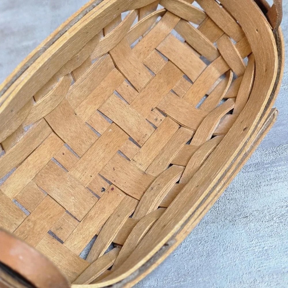 vintage 1997 Longaberger Oval Basket with leather handles 2x4x8